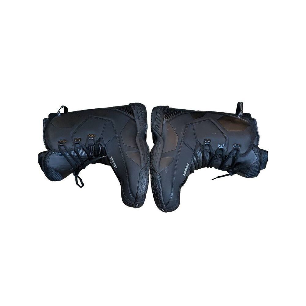 Dub snow board boots in excellent condition. Size 11
